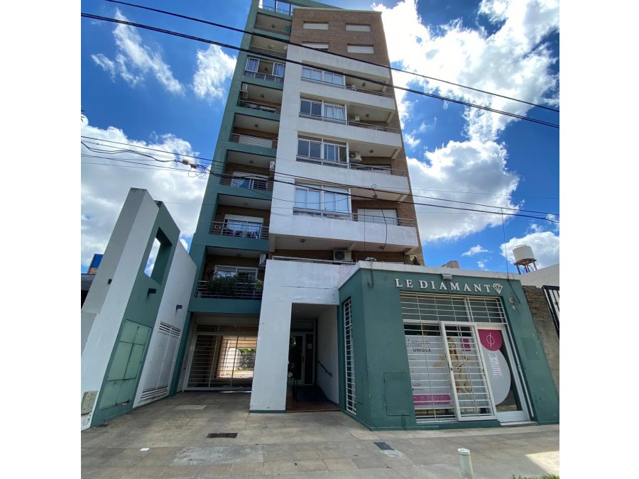 VENDEMOS Hermoso dpto en calle Diamante 60