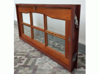 VENDO VENTILUZ DE MADERA, MARCO DE CHAPA Y REJA – EXCELENTE