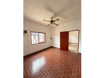 CASA APTA CREDITO 2 DORM. RONDEAU Y DON BOSCO
