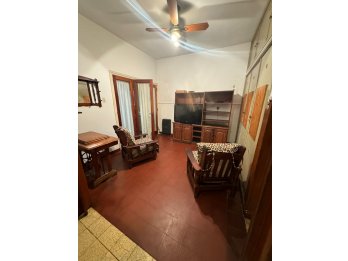CASA EN VENTA - 2 DORMITORIOS ZONA TERMINAL -