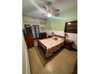 CASA EN VENTA - 2 DORMITORIOS ZONA TERMINAL -