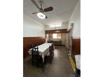VENDO CASA 2 DORMITORIOS - APTA CREEDITO