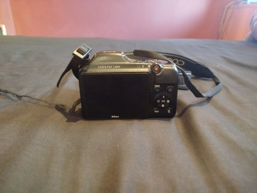 Camara de fotos Nikon coolplix l820