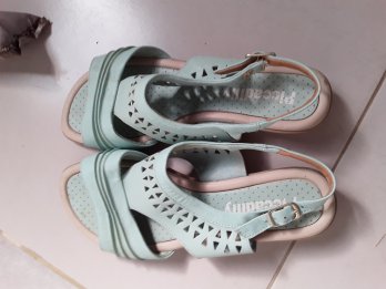 HERMOSAS      SANDALIAS      NUMERO   37