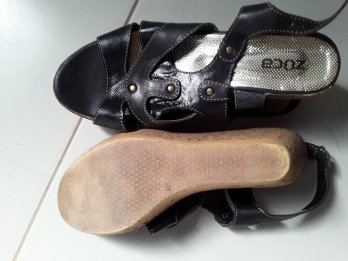 SANDALIA      ZUCA   NUMERO    37