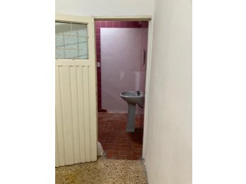 Alquilo amplio monoambiente y cochera