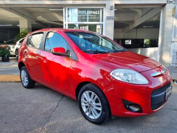 Excelente Fiat Palio 1.6 Essence / 2014