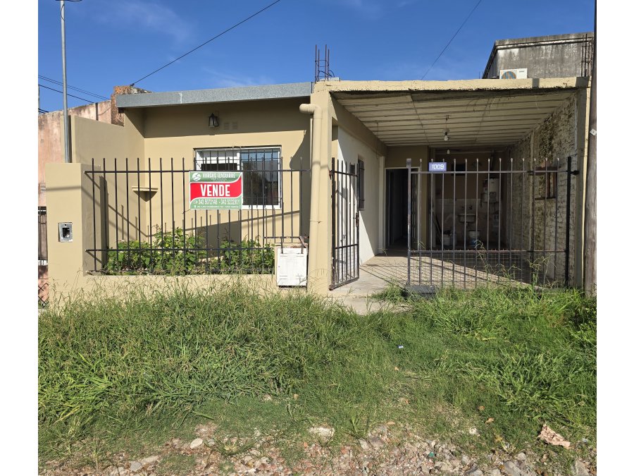 Casa en Oro Verde dos dormitorios con cochera apta crédito