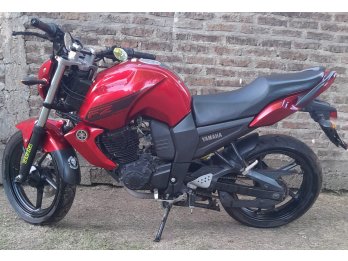 VENDO YAMAHA FZ