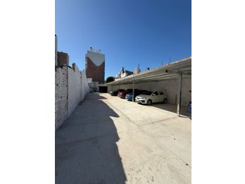 VENDO COMPLEJO DE COCHERAS - COURREGES Y ESPAÑA