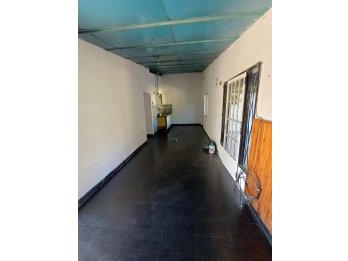 VENDO CASA Z/ PROV. UNIDAS Y ECCLESTON - U$S 45.000