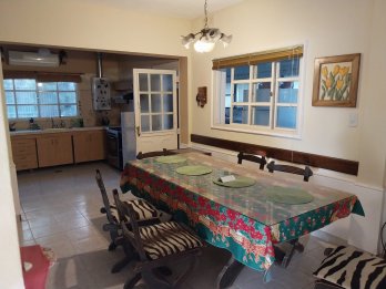 VENDO GRAN CASA BARRIO TORTUGUITA PARANA