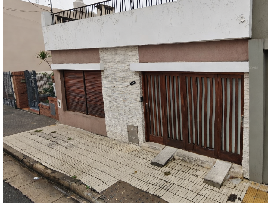 VENTA - Casa en C/ Remedios Escalada de San Martín 883