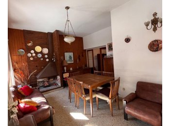 VENTA - Casa en C/ Remedios Escalada de San Martín 883