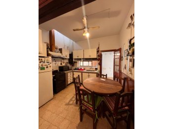 VENTA - Casa en C/ Remedios Escalada de San Martín 883
