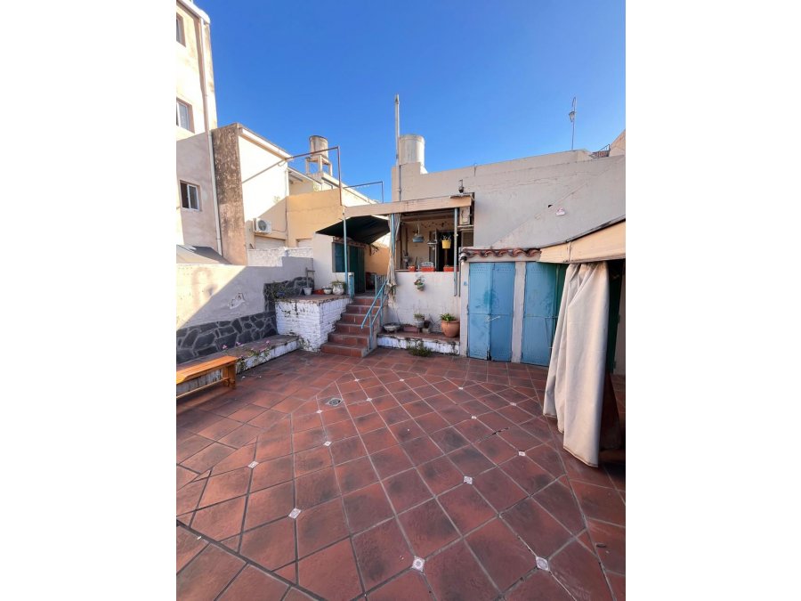 VENTA - Casa en C/ Remedios Escalada de San Martín 883