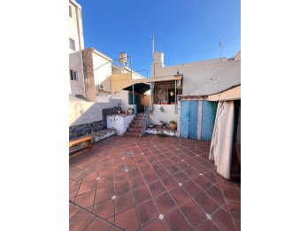 VENTA - Casa en C/ Remedios Escalada de San Martín 883