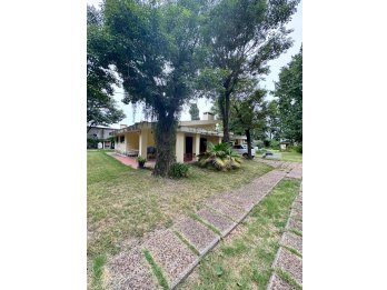 GRAN CASA QUINTA EN LOTE DE 3300 M2