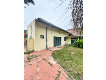 GRAN CASA QUINTA EN LOTE DE 3300 M2