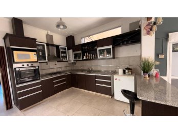 Vendo impecable casa en zona residencial