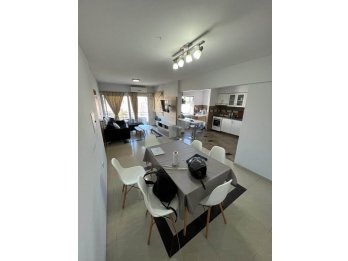 Se vende hermoso departamento en calle Victoria.
