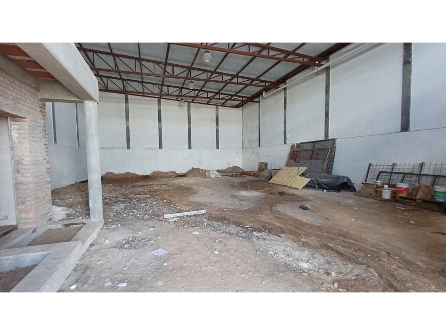 Vende Galpon sobre calle Roque Saenz Peña