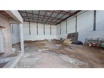 Vende Galpon sobre calle Roque Saenz Peña