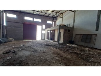 Vende Galpon sobre calle Roque Saenz Peña