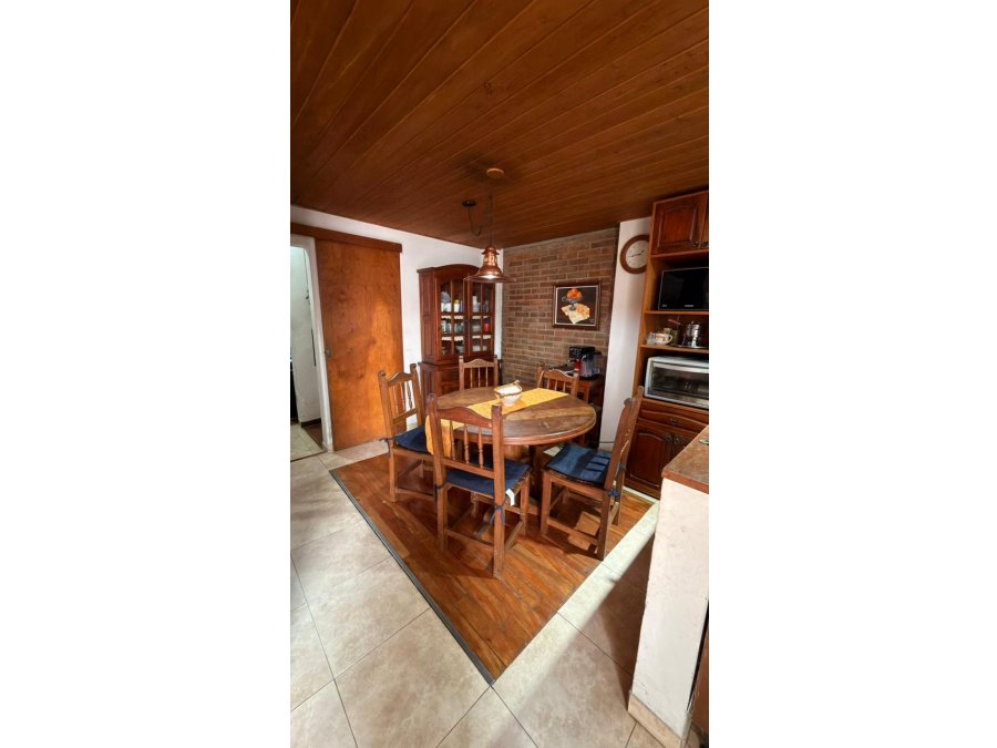 HERMOSA CASA 4 DORM ZONA BOULEVARES !!!