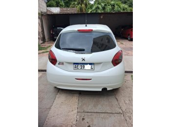 Vendo Impecable 208 2020