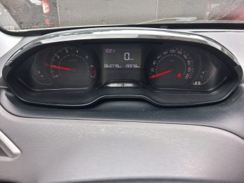 Vendo Impecable 208 2020