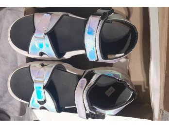 VENDO sandalias