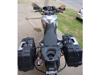 BMW 800cc 2010 accesorios Givi, Kappa!! En Valle María