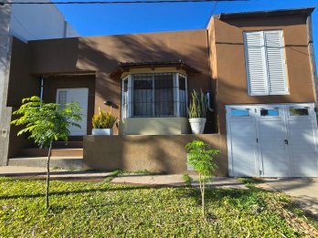 ALQUILO CASA EN CALLE JUAN DIAZ DE SOLIS