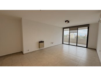 Venta piso exclusivo con cochera doble Zona Parque