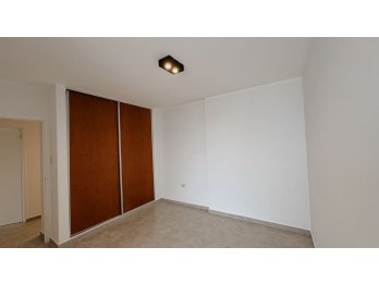 Venta piso exclusivo con cochera doble Zona Parque