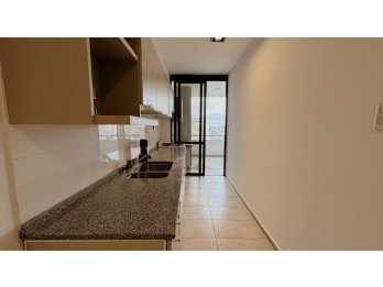 Venta piso exclusivo con cochera doble Zona Parque