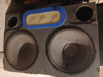 Caja De Graves Audio Car
