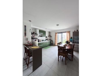 🏡 VENTA – DÚPLEX MODERNO