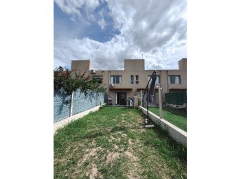 🏡 VENTA – DÚPLEX MODERNO
