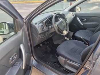 Único Sandero 1.6 Privilege MT / 2016 (impecable)