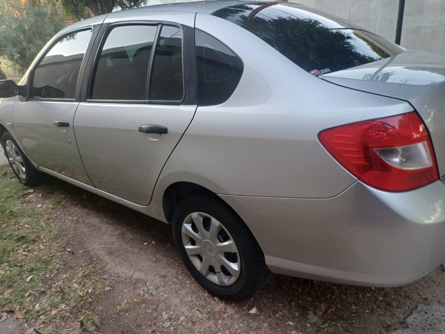 Renault simbol 1.6 gnc 2011