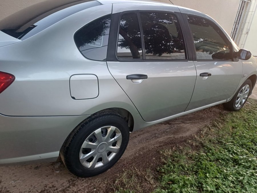 Renault simbol 1.6 gnc 2011
