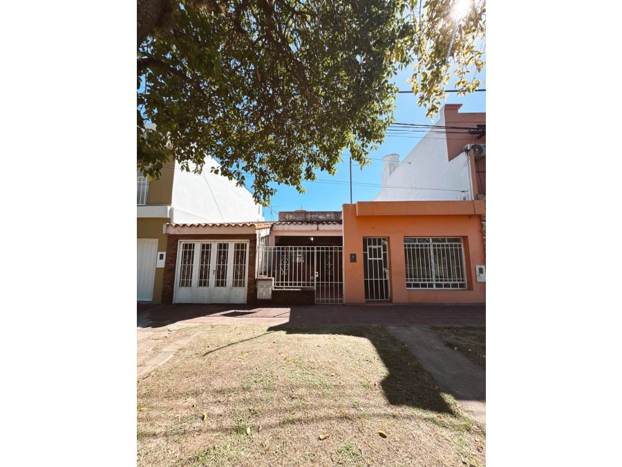 Venta Casa 2 dormitorios + Local Av de las Américas /Paracao
