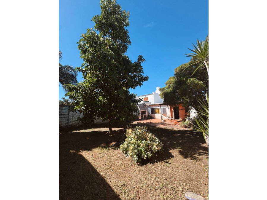 Venta Casa 2 dormitorios + Local Av de las Américas /Paracao
