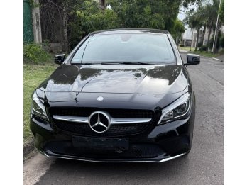 MERCEDES BENZ CLA 200 impecable