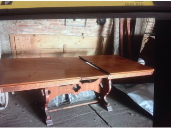 Vendo mesa extensible y ocho sillas