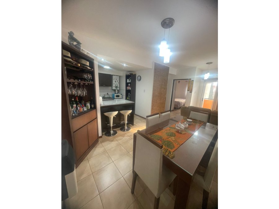 VENDO DEPARTAMENTO SOBRE CALLE PTE. PERON Y 25 DE MAYO
