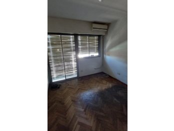 Alquila Amplio Dpto calle buenos Aires Casi Urquiza