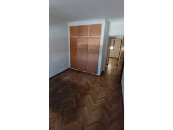 Alquila Amplio Dpto calle buenos Aires Casi Urquiza